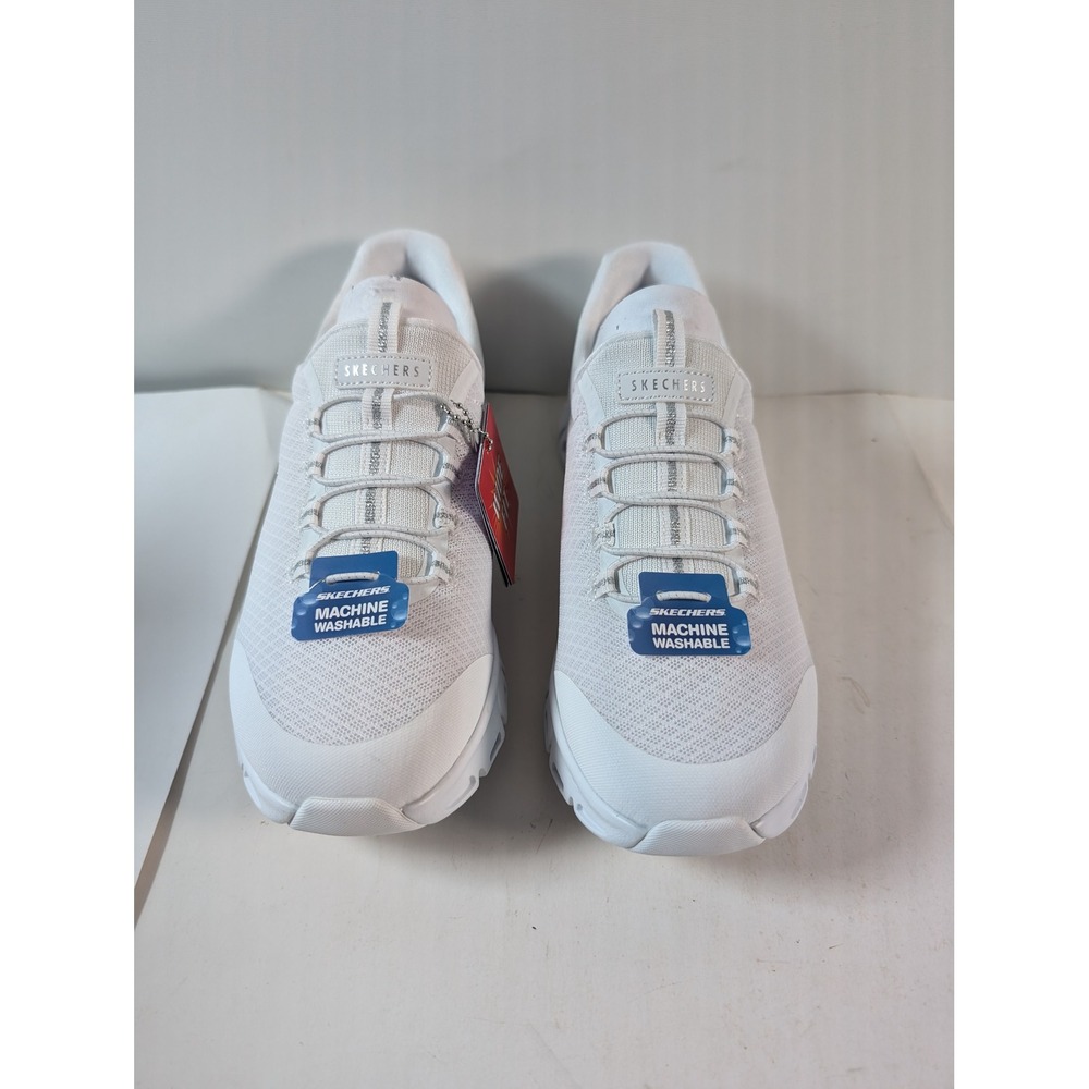 Skechers Womens Size 8 White Slip On Sneakers Machine Washable Lightweight - Picture 2 of 9
